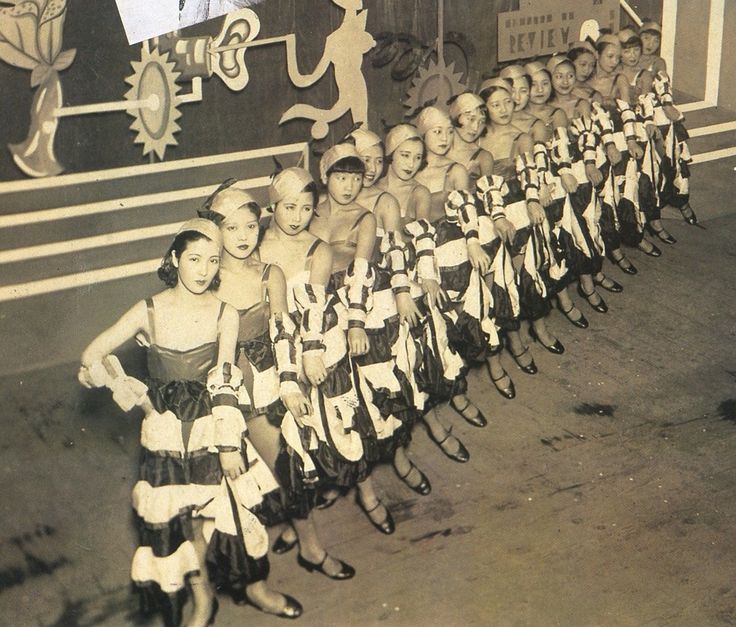 Dancers at the Shinjuku Moulin Rouge